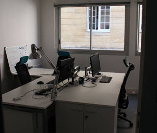 Bureau privé 15 m² 3 postes Location bureau Cours Pasteur Bordeaux 33000 - photo 3